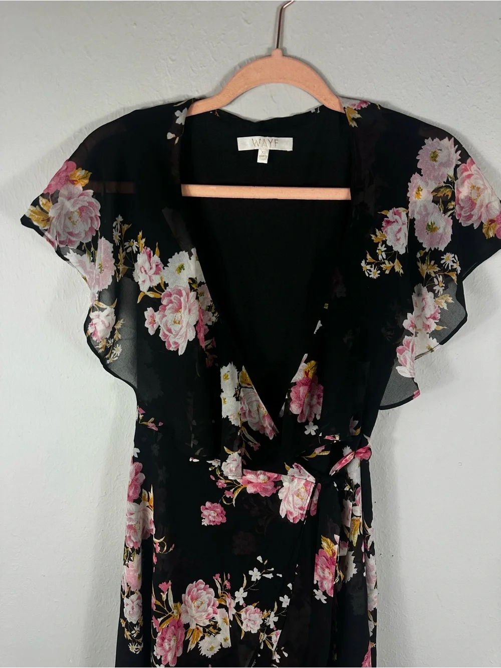 WAYF Palermo Floral Flutter Short-Sleeve Midi Dress - Black with Pink Floral